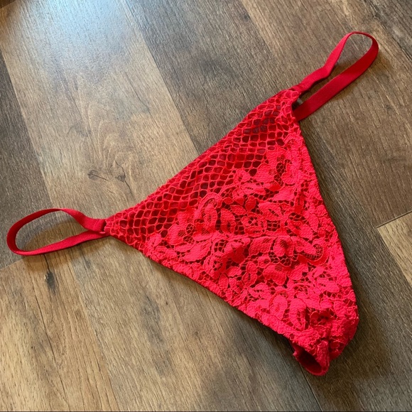 VS Vintage very sexy scandalous fishnet lace v string thong panty
